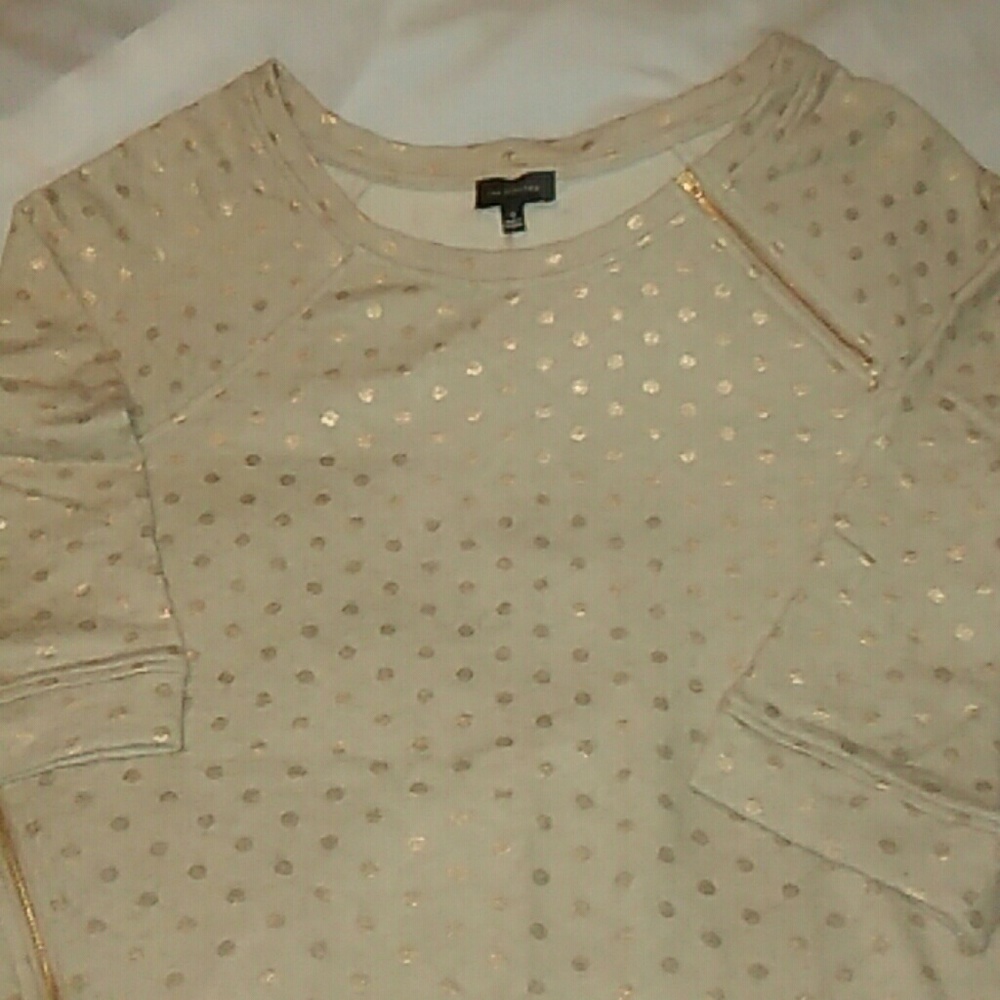 Gold accent sweat shirt